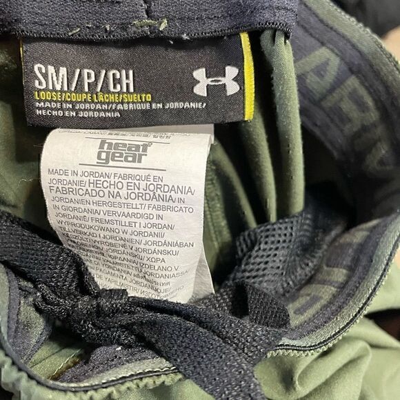 Under Armour Womens HeatGear Green Small Athletic Shorts - Picture 3 of 3
